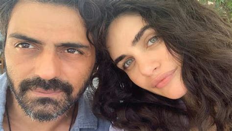 Arjun Rampal spotted grocery shopping with girlfriend Gabriella ...