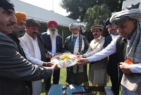 PHOTOS: पंजाब चुनाव से ऐन पहले अफगान सिखों और हिंदुओं के शिष्टमंडल से ...