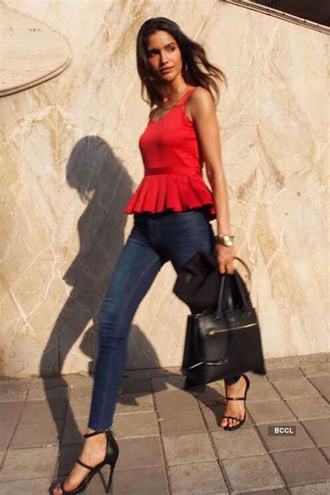 Vartika Singh sizzles in her recent photoshoot
