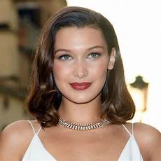 Hairstyles For Small Oval Faces by The 10 Most Flattering Haircuts For Oval Faces Hairstyles For Small Oval Faces
