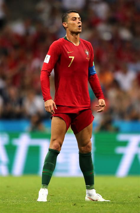 Fifa World Cup 2018 Cristiano Ronaldo S Girlfriend Georgina Rodriguez ...