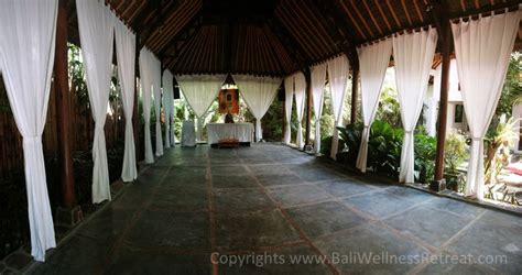 wellness retreat yoga bali