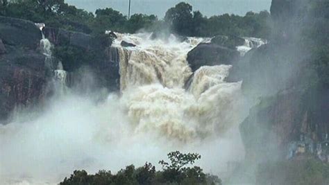 Weather updates: Mercury dips in north India, rain wreaks havoc in ...