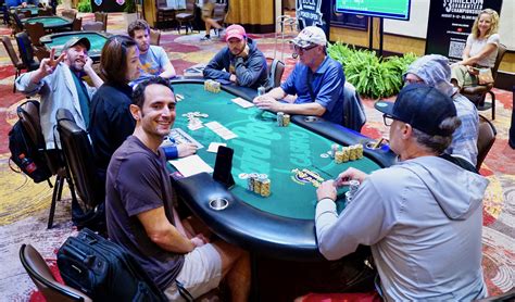 Event 8: Final Table Begins with Michael Johnston in the Lead ...