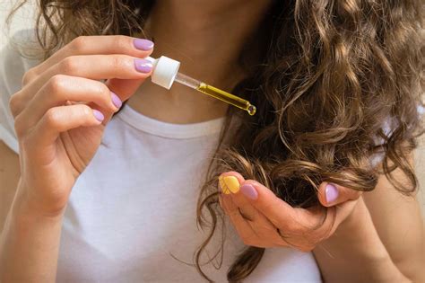 How to Use Hair Serum: A Complete Guide for Different Serums - Blog