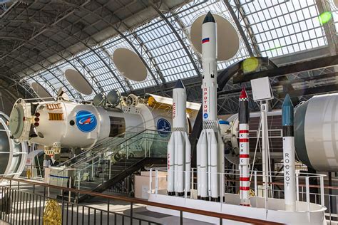 Экскурсия в Центре «Космонавтика и авиация» + Музей Гаража особого ...