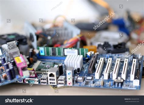 Computer Parts Shop 的图像结果