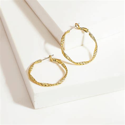 Twisted Hoops – Oshri Accessories