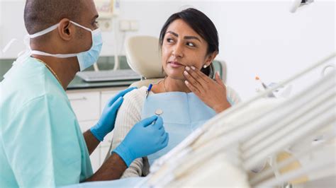 Signs of a Dead Tooth: Symptoms & Treatment Options