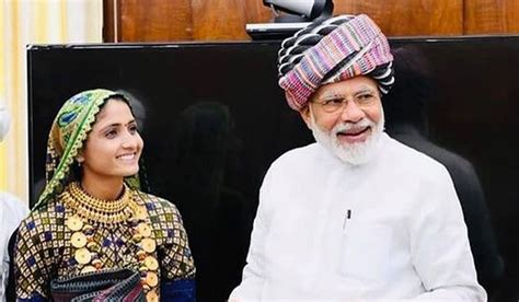 Gujarati singer Geeta Rabari received COVID-19 jab at home; probe ...