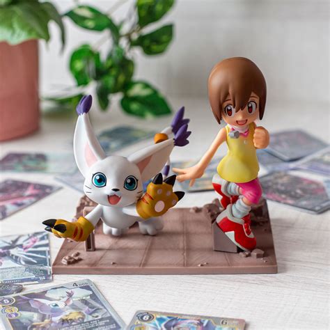 Digimon Adventure - Gatomon & Kari Figure Set | Elbenwald