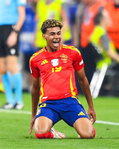 Lamine Yamal Biography, Wikipedia, Age, Wife, Girlfriend, Parents, Net ...