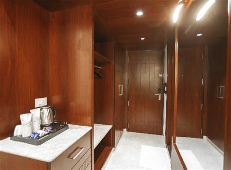 Executive Rooms | Lakshmi Towers