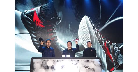 Chinese sportswear brand Peak Sport unveils high-tech smart material ...