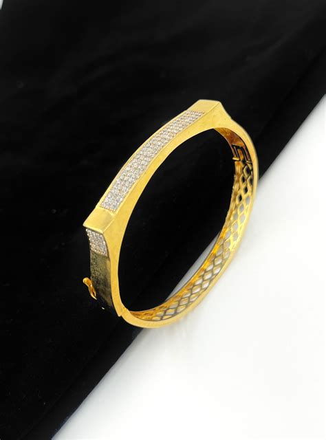 1 GRAM GOLD PLATED DIAMOND KADA FOR MEN DESIGN A-22 – Radhe Imitation