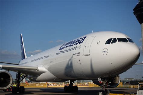 Lufthansa’s Low-Cost Subsidiary Blunts Profit