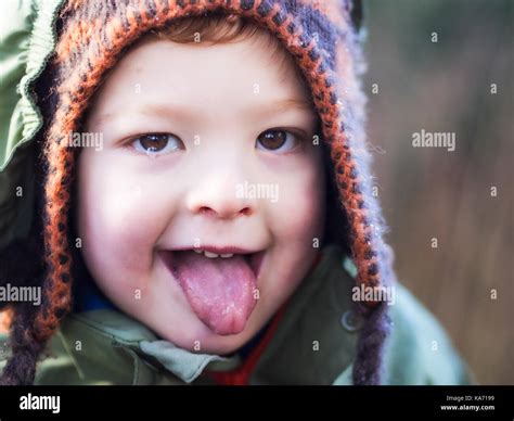 Stick your tongue out at me hi-res stock photography and images - Alamy