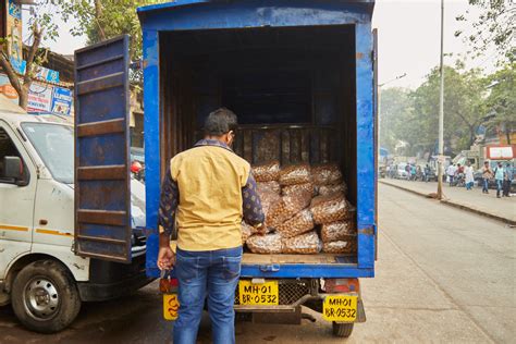 Snacks and Bakeries – Dharavi Market