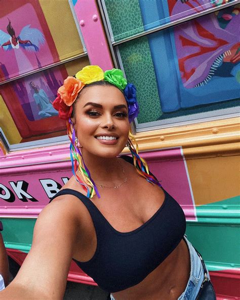 Joy Taylor wows fans with 'mesmerizing' new photos as stunning Fox Sports host shows true colors ...