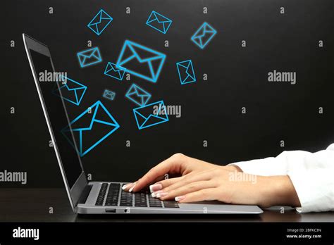 Computer Write Email 的图像结果