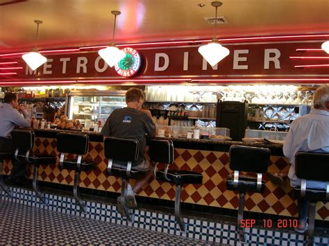 Travels with Koko: Breakfast at Metro Diner