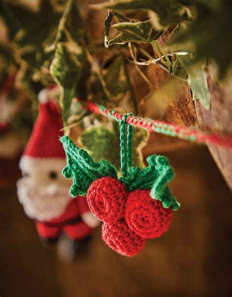 Crochet - Christmas Holly Decoration, North Cambridgeshire Training ...
