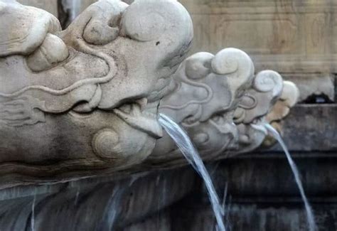 面对暴雨，故宫的排水系统依旧『笑傲江湖』丨欣赏_雨水_台基_广场