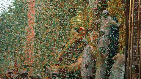 In Photos Lalbaugcha Raja greeted with petals colours as devotees wait ...