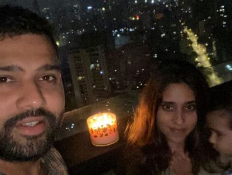 9 PM 9 Minutes: कोविड-19 के खिलाफ लड़ाई में 'खिलाड़ियों' ने दिखाई ...