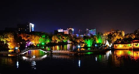 Nightlife in Guilin: Night Cruises, Bars, Night Markets