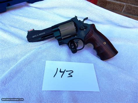 Smith and Wesson Model 329 PD 44MAG