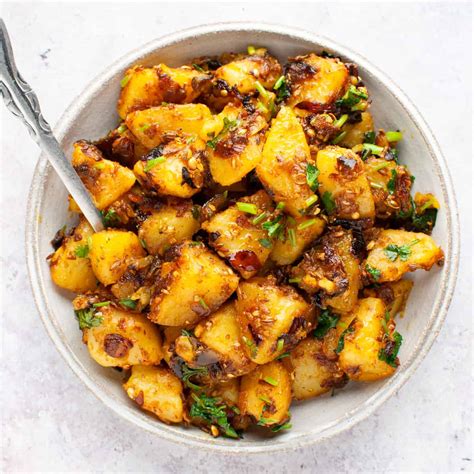 Dry Aloo Sabzi (Aloo Ki Sukhi Sabzi) | Indian Ambrosia