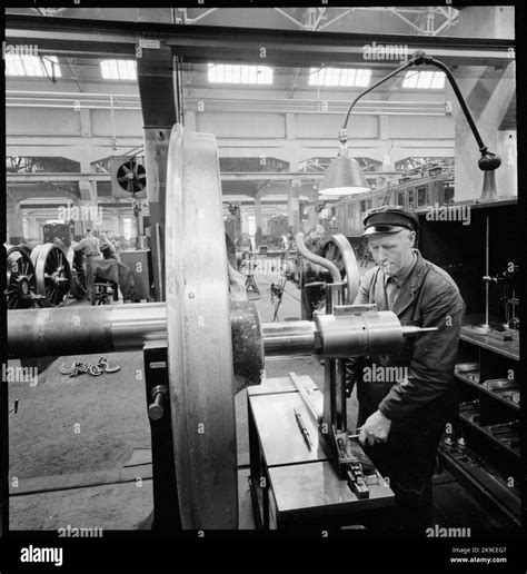 Measurement of shoulder loss Stock Photo - Alamy