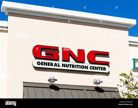 Gnc storefront store sign hi-res stock photography and images - Alamy