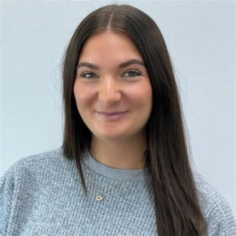 Iona - English teacher - ₹1455/h