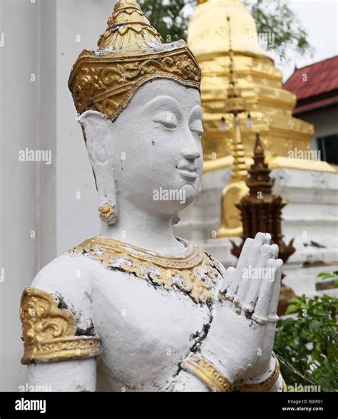 Thai religious sculpture Stock Photo - Alamy