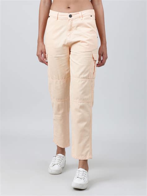 Women Peach Fuzz Slim Fit Mid-Rise Overdyed Cotton Cargo Trousers ...