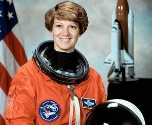 为何女性航天员从太空回来后，很少再生孩子？专家说出实话|女宇航员|实话|生孩子_新浪新闻