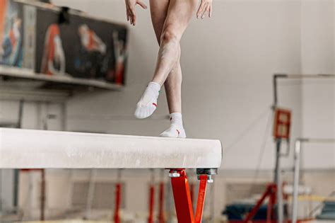 Easy Gymnastics Moves to Try at Home: Beginner‑Friendly Floor Exercises ...