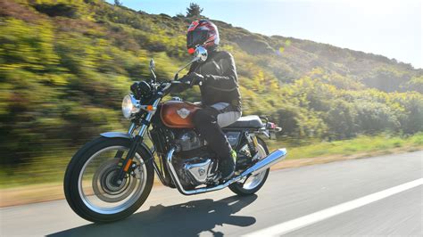 Royal Enfield Interceptor 2018 STD Bike Photos - Overdrive