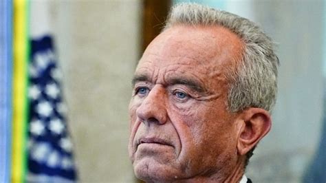 Man collapses in Oval Office: RFK Jr slammed for seemingly leaving ...