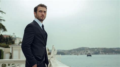 Aras Bulut Iynemli ne krije ljubav prema životinjama (FOTO) - Najbolje ...