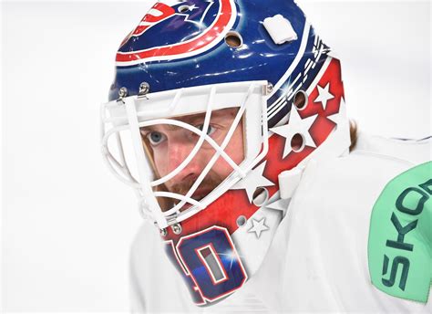 IIHF - U.S. tops host Finland in opener