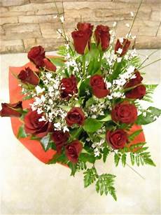 costo mazzo di fiori bouquet di rosse a gambo medio gaeta costo mazzo di fiori bouquet di rosse a gambo medio gaeta