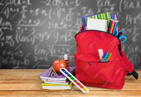 Red Backpack 的图像结果