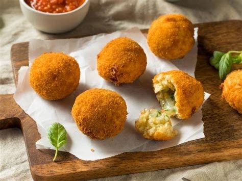 6 Simple Leftover Rice Recipes To Make A Creative Meal While Living Alone