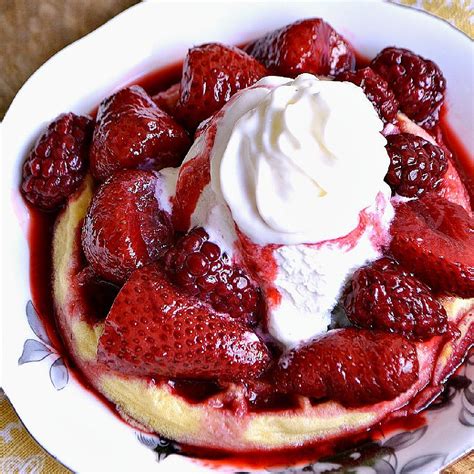 Mixed Berry Compote (Quick + Easy Recipe) | Hello Little Home