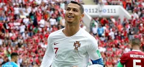 From Goatee To Clean Shaven, 5 Footballers Who Rocked The Minimalist Look