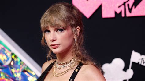 Taylor Swift fans in uproar as singer faces explicit AI images, repeat stalker