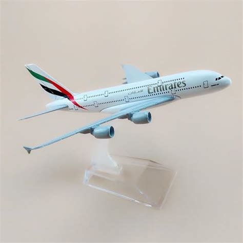 FAVHOME Emirates A380 Diecast Model Airplane Showpiece | 16 cm Metal ...